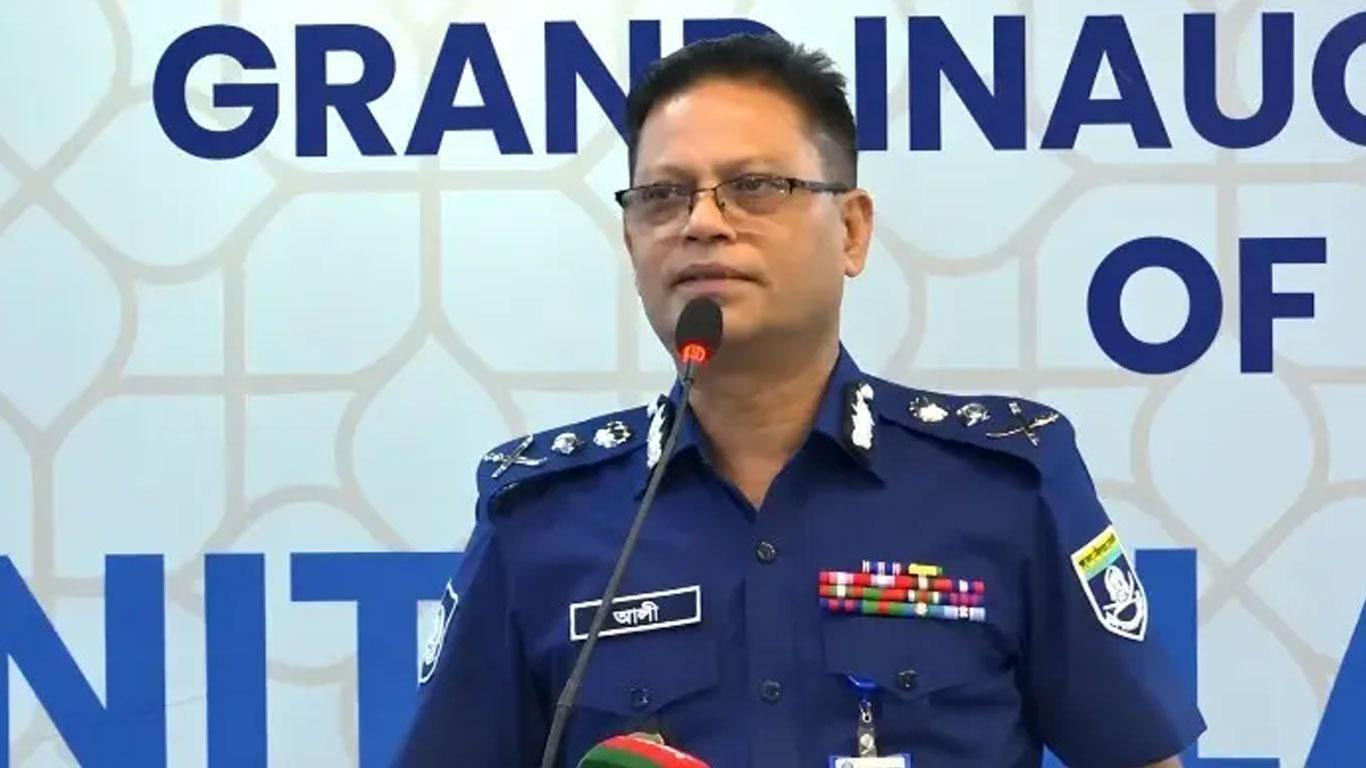 সরকার অনুমোদন দিলে ক্রসফায়ার করতেও পিছপা হবে না পুলিশ: আইজিপি
