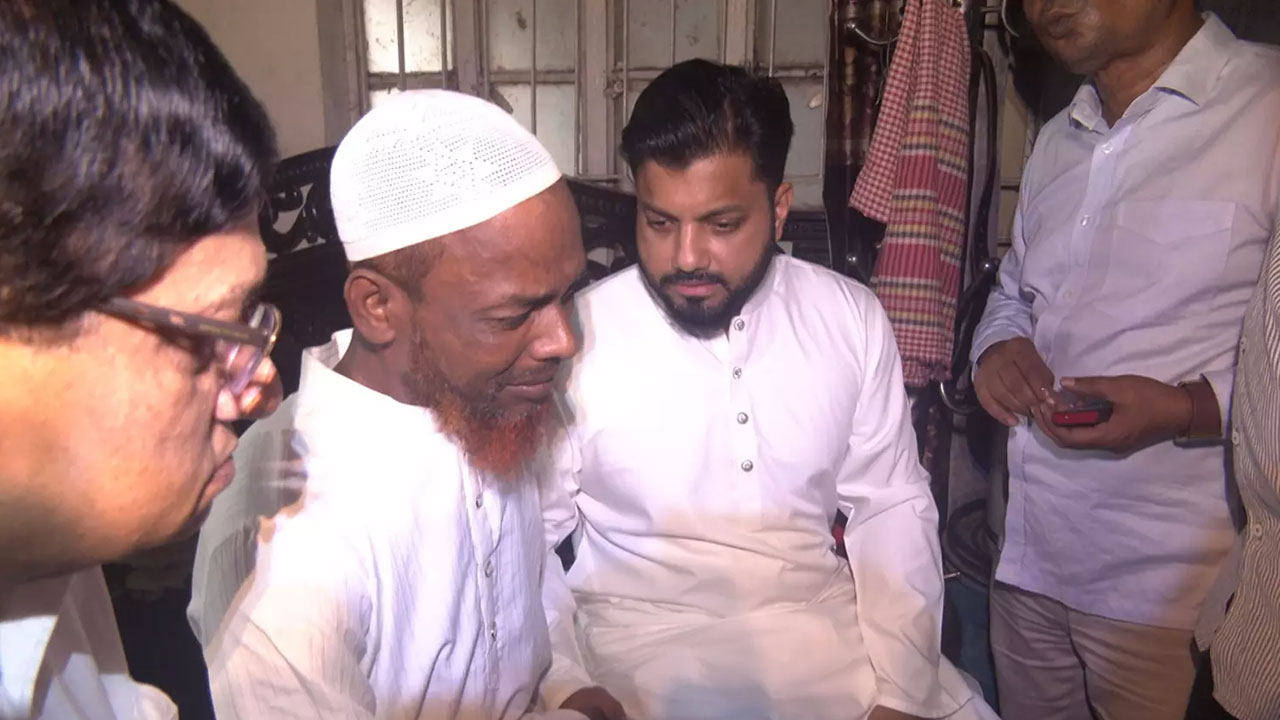প্রতারণা করে জুলাই শহীদ হতে চাইলে ১০ লাখ জরিমানা: ইশরাক