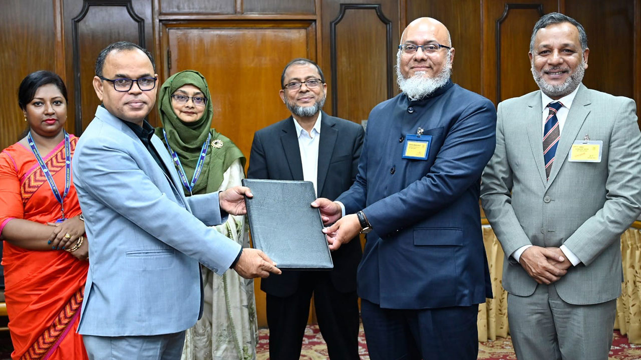 সিএমএসএমই খাতে বাংলাদেশ ব্যাংক ও এনআরবি ব্যাংকের চুক্তি