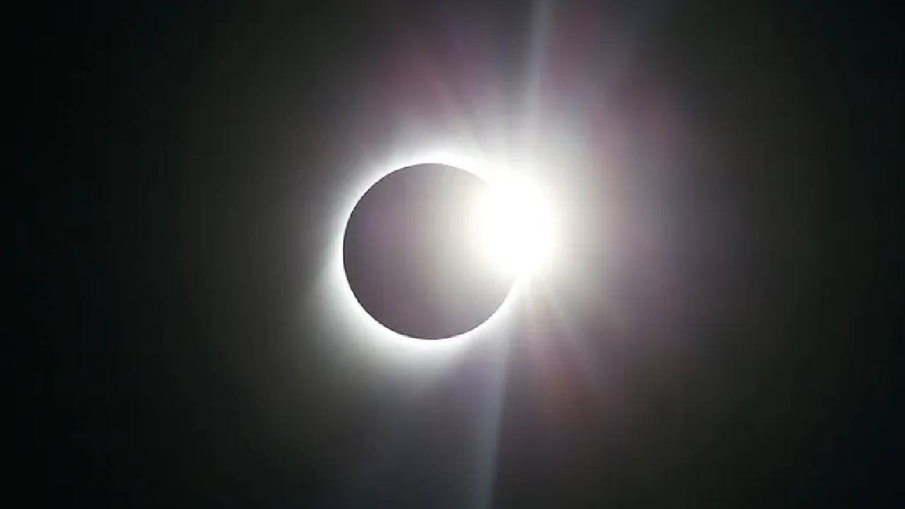 বিরল পূর্ণগ্রাস সূর্যগ্রহণ আজ, দেখা যাবে যেসব অঞ্চল থেকে