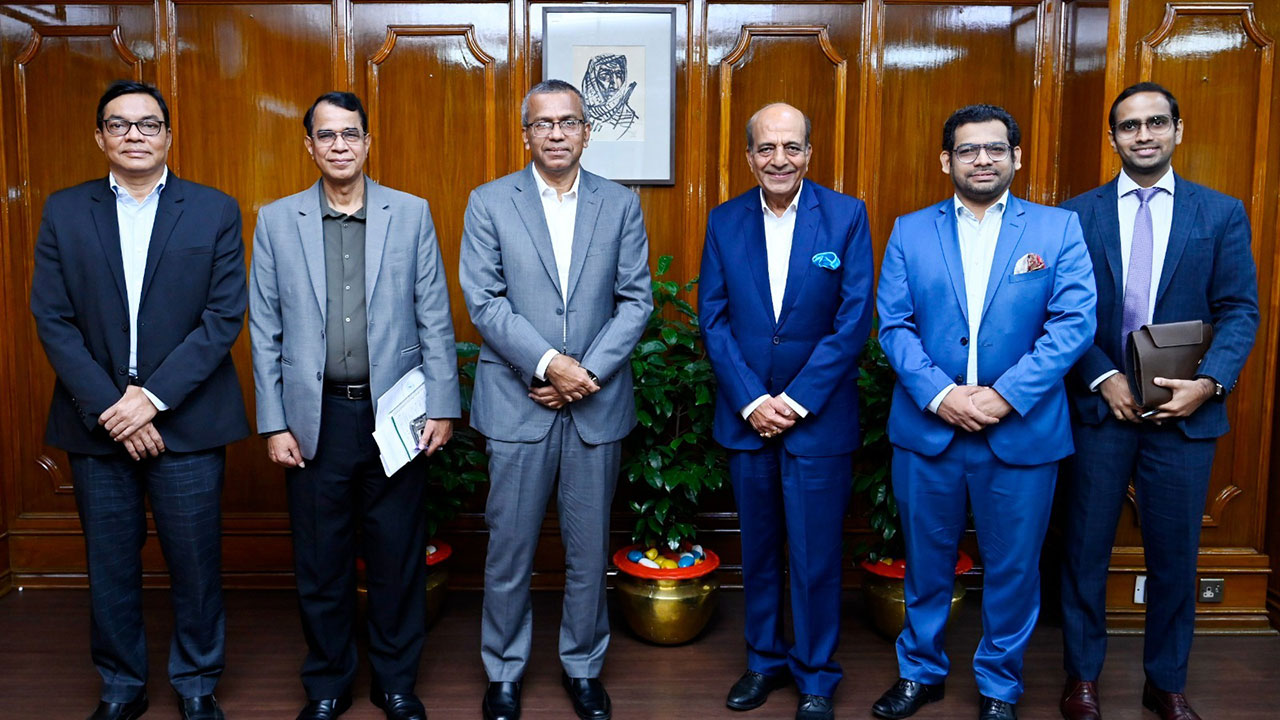 বাংলাদেশ ব্যাংকের গভর্নরের সঙ্গে ভারতের হাইকমিশনারের সাক্ষাৎ
