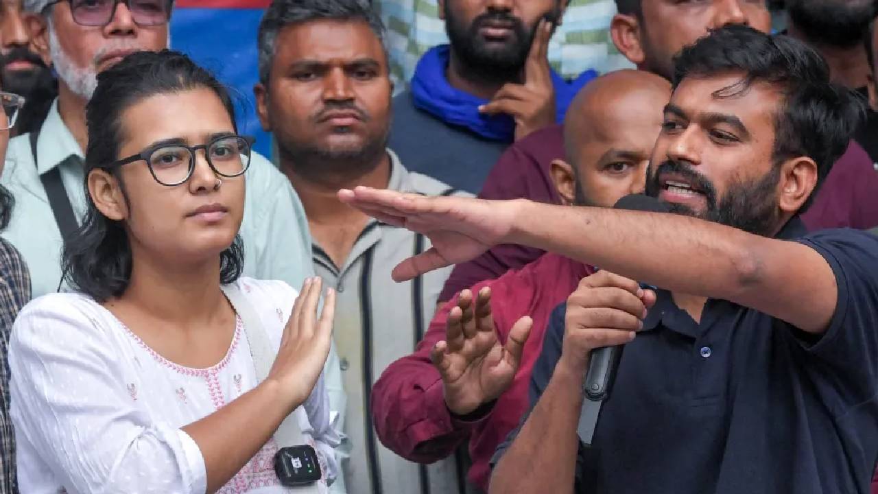 নেহা বোরাকে ছেড়ে দিল পুলিশ, আদালতে তোলা হবে অভিজিৎকে
