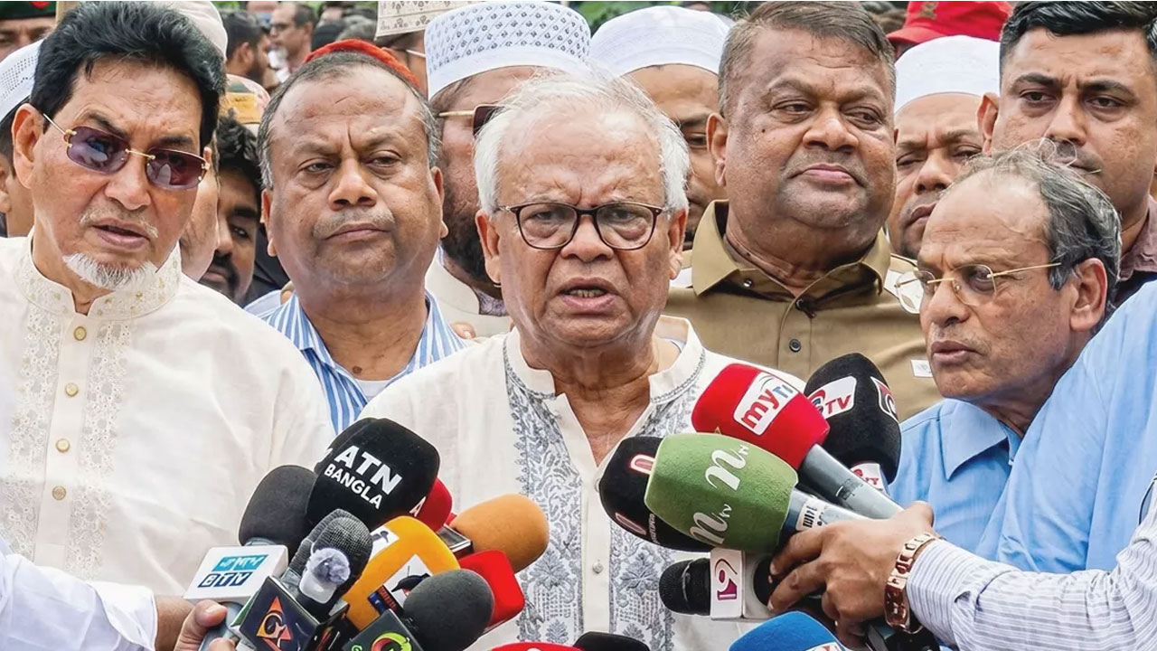 দুই সপ্তাহের মধ্যে গ্যাস সরবরাহ স্বাভাবিক হবে: রিজভী