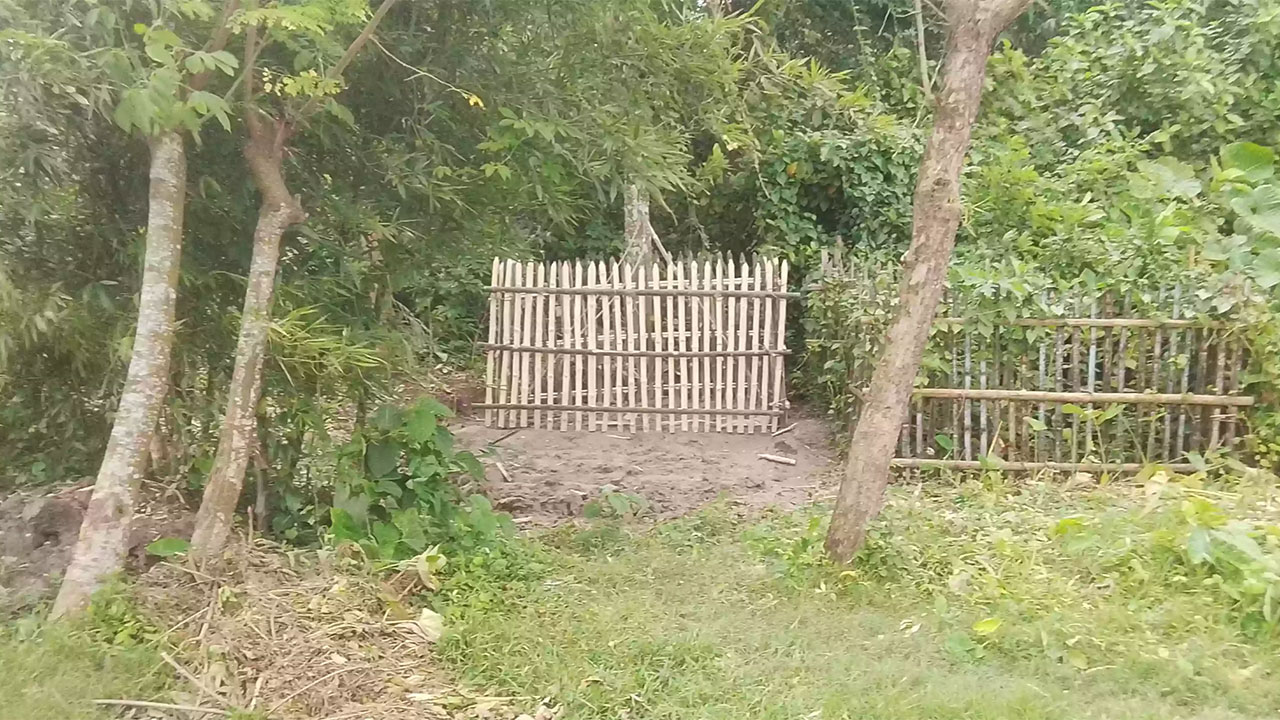 চাঁদা বাকি থাকায় গোরস্থানে মরদেহ দাফনে বাধা