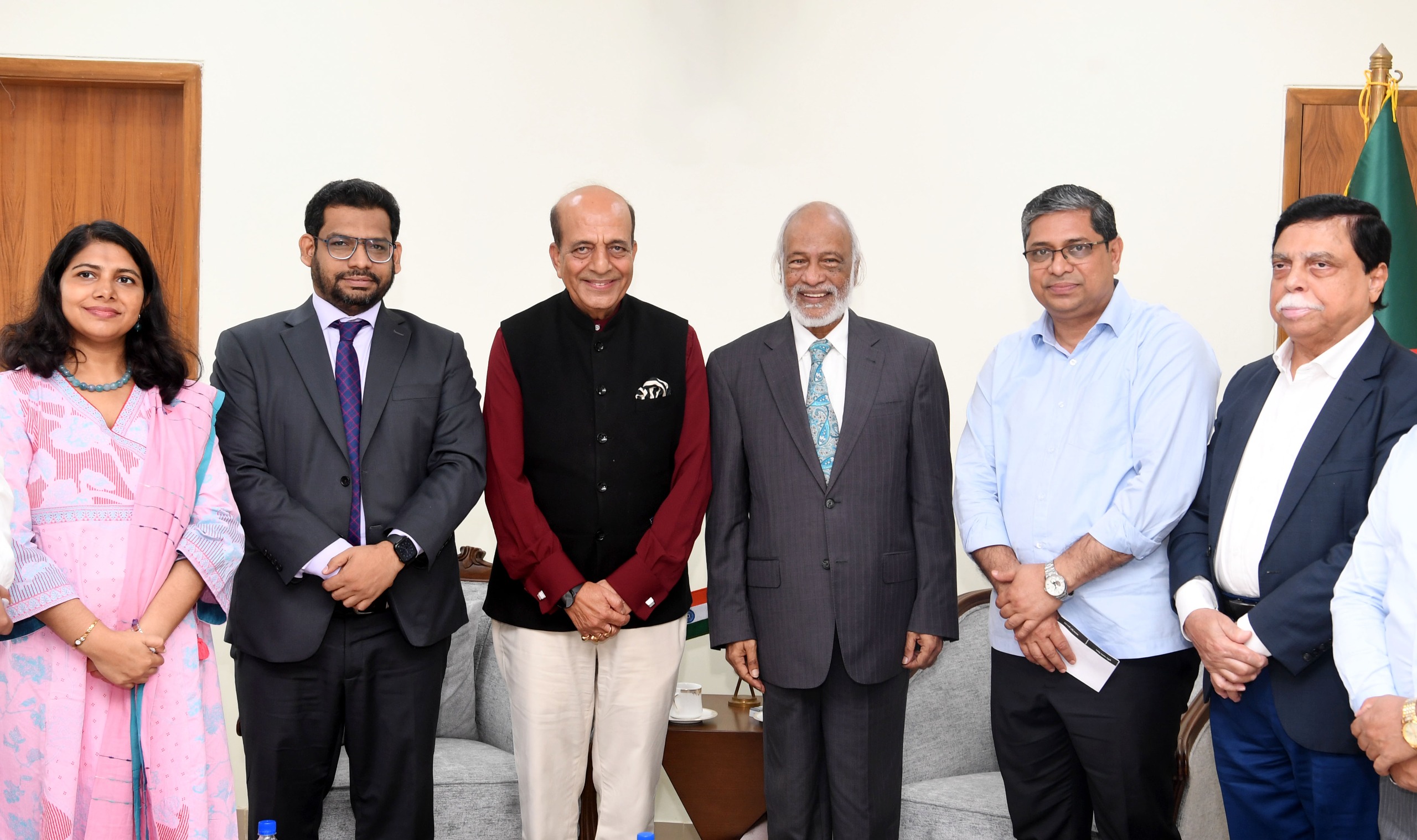 বাংলাদেশ-ভারত সম্পর্ক অতীতে আটকে থাকার সুযোগ নেই: দীনেশ ত্রিবেদী
