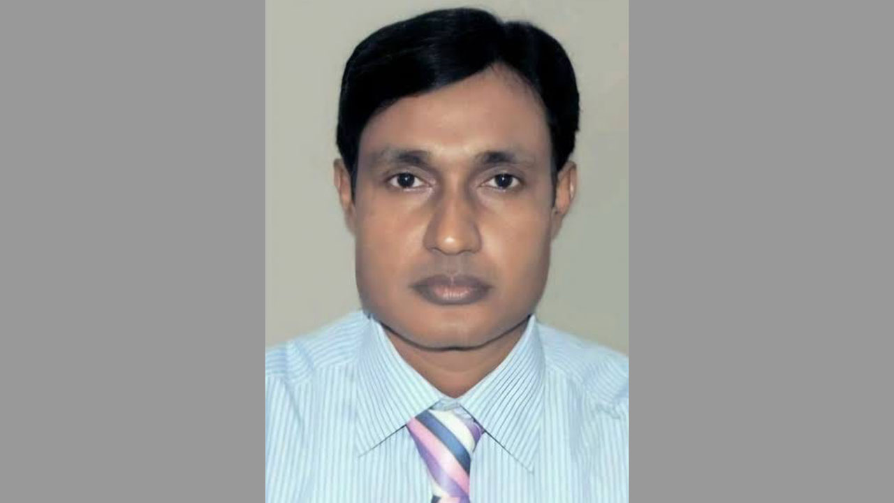 সরকারি প্রটোকল ‘ভাঙার দায়ে’ রাজশাহীর বিভাগীয় কমিশনার ওএসডি