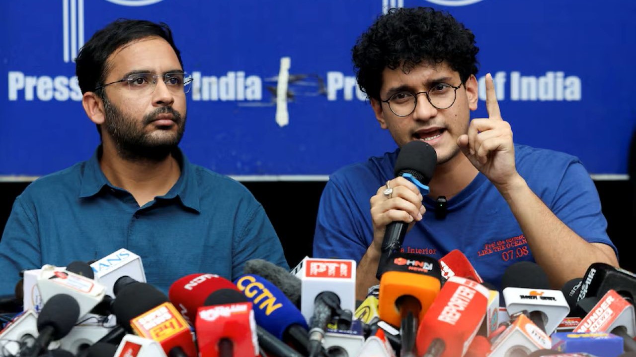 ককরোচ পার্টির সৌরভ–আশুতোষের পাঁচ দিনের কারাদণ্ড