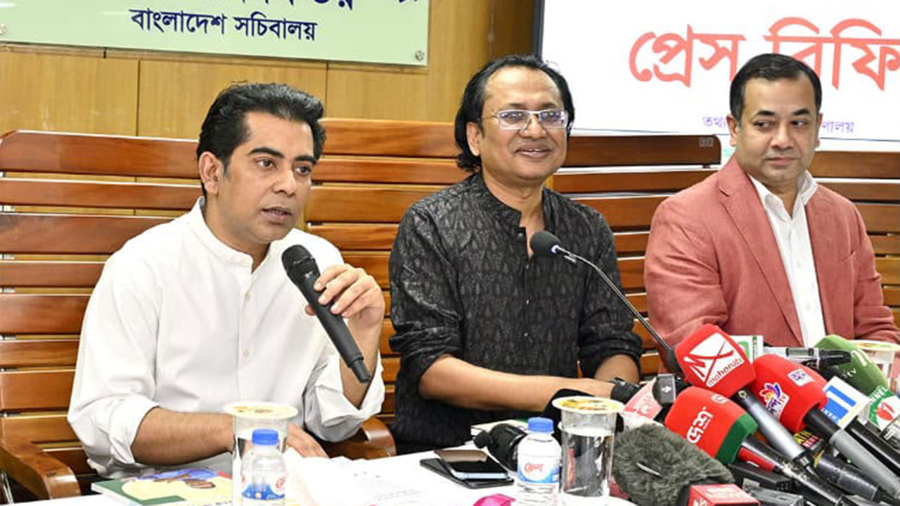‘আমি এখানে বসা তথ্যমন্ত্রী হিসেবে, হাসিনার আত্মীয় হিসেবে নয়’