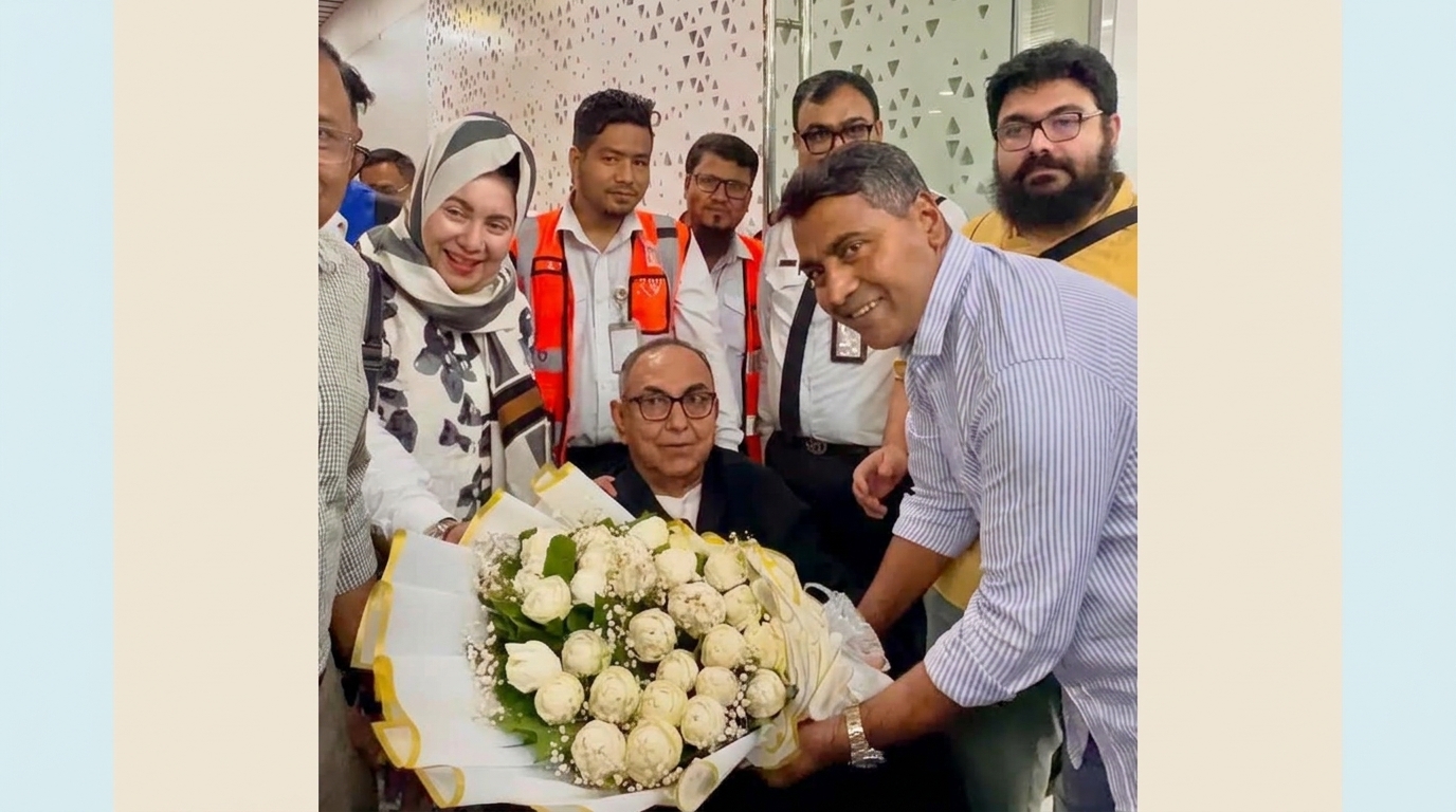 সাড়ে পাঁচ মাস পর দেশে ফিরলেন মির্জা আব্বাস 