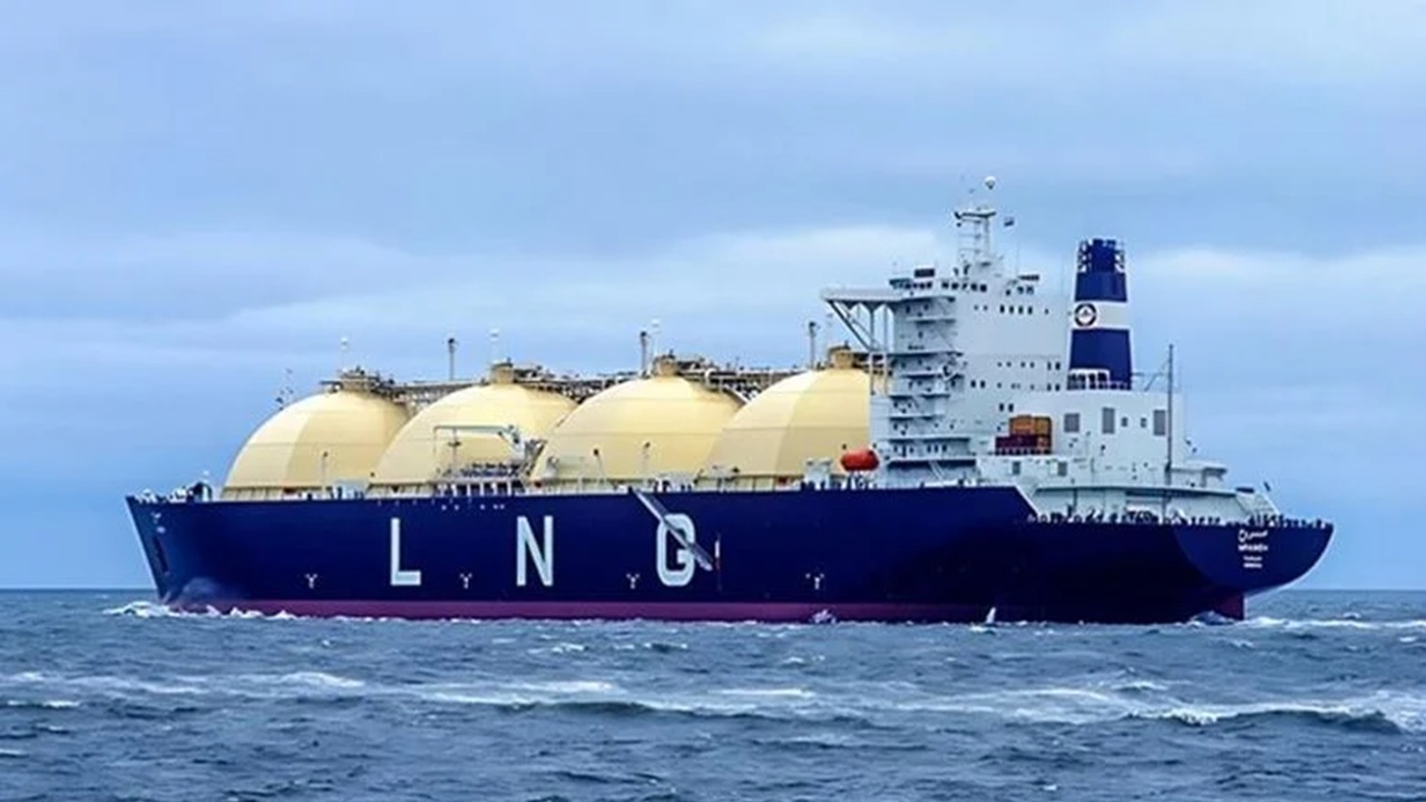 চট্টগ্রাম বন্দরে আসছে আরও ৩ এলএনজি জাহাজ