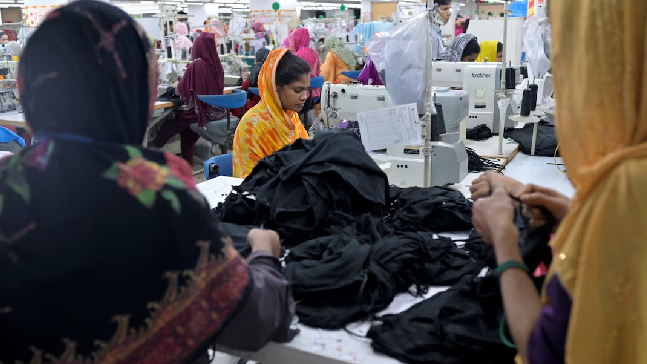 তড়িঘড়ি করে কেন যুক্তরাষ্ট্রের সঙ্গে চুক্তি করছে বাংলাদেশ?