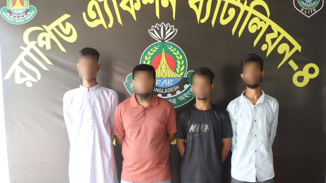 রাজধানীতে গার্মেন্টস ব্যবসায়ীর কাছে চাঁদা দাবি-গুলি, গ্রেপ্তার ৪