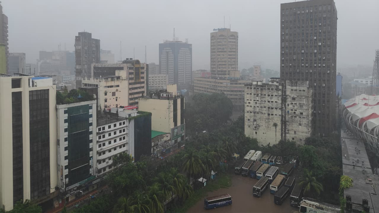 ঢাকায় আজও বৃষ্টি, ৬ বিভাগে ভারী বর্ষণের শঙ্কা