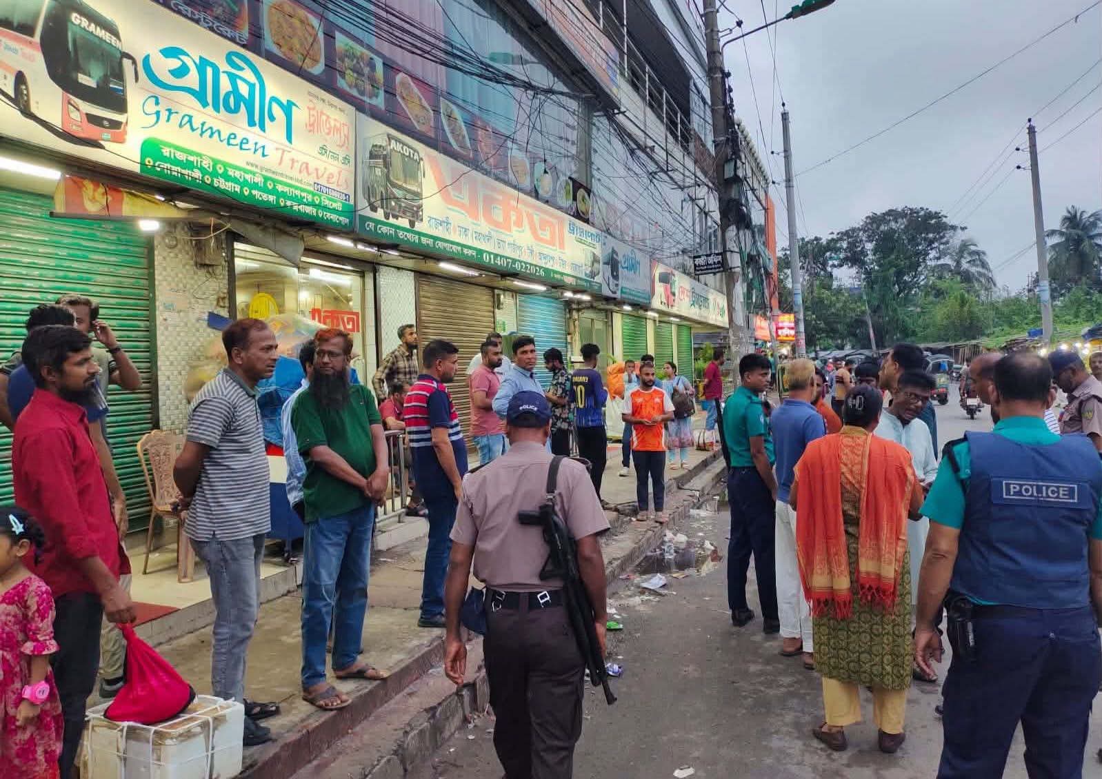 রাজশাহী থেকে সব রুটে বাস চলাচল বন্ধ