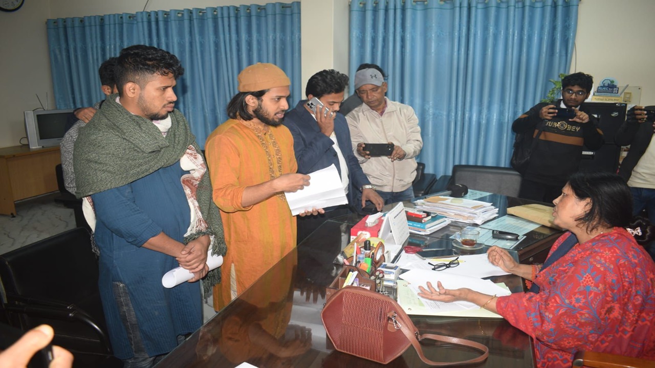 রাবির ছয় ডিনের পদত্যাগের আল্টিমেটাম রাকসু জিএসের