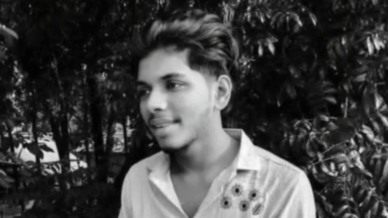 বরিশালে লঞ্চের ছাদ থেকে পড়ে নিঁখোজ কিশোরের মরদেহ উদ্ধার