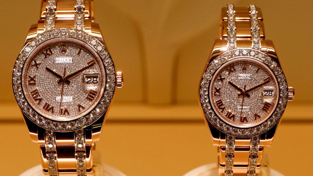 বিলাসবহুল ঘড়ি কেন এখনো মানুষের মন জয় করে