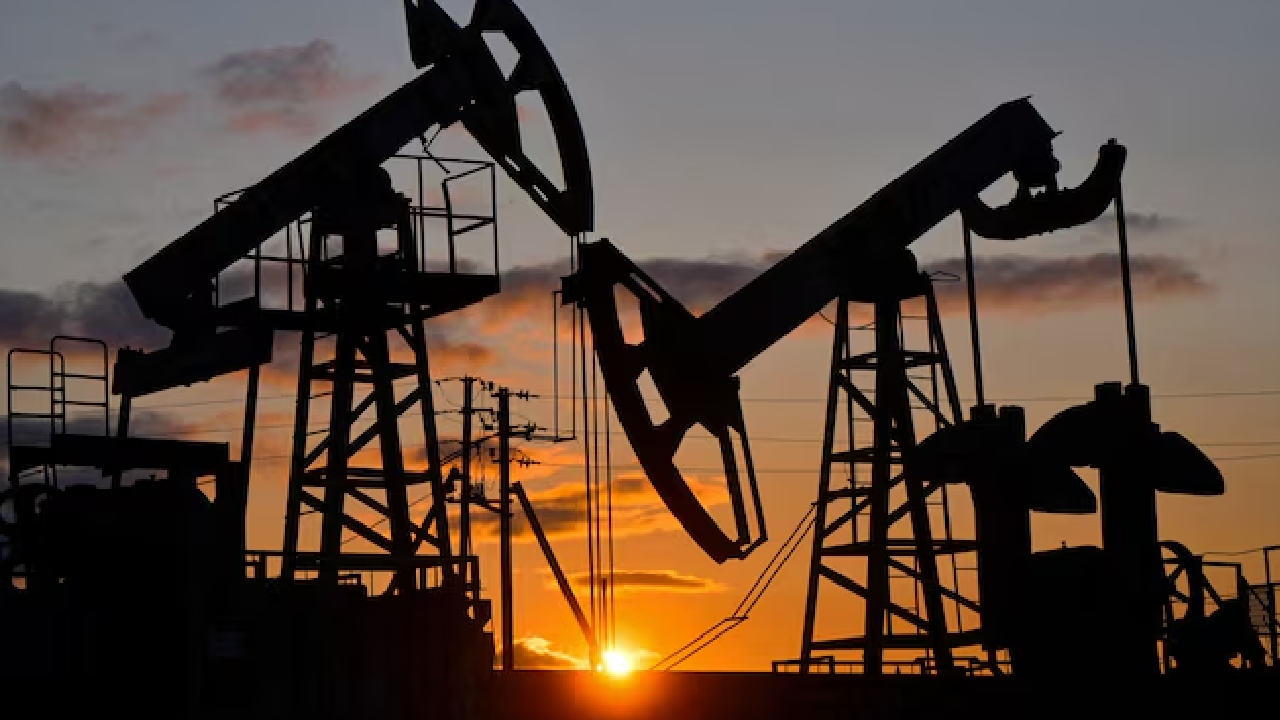 রুশ তেল কেনায় নিষেধাজ্ঞা শিথিলের মেয়াদ বাড়াল যুক্তরাষ্ট্র