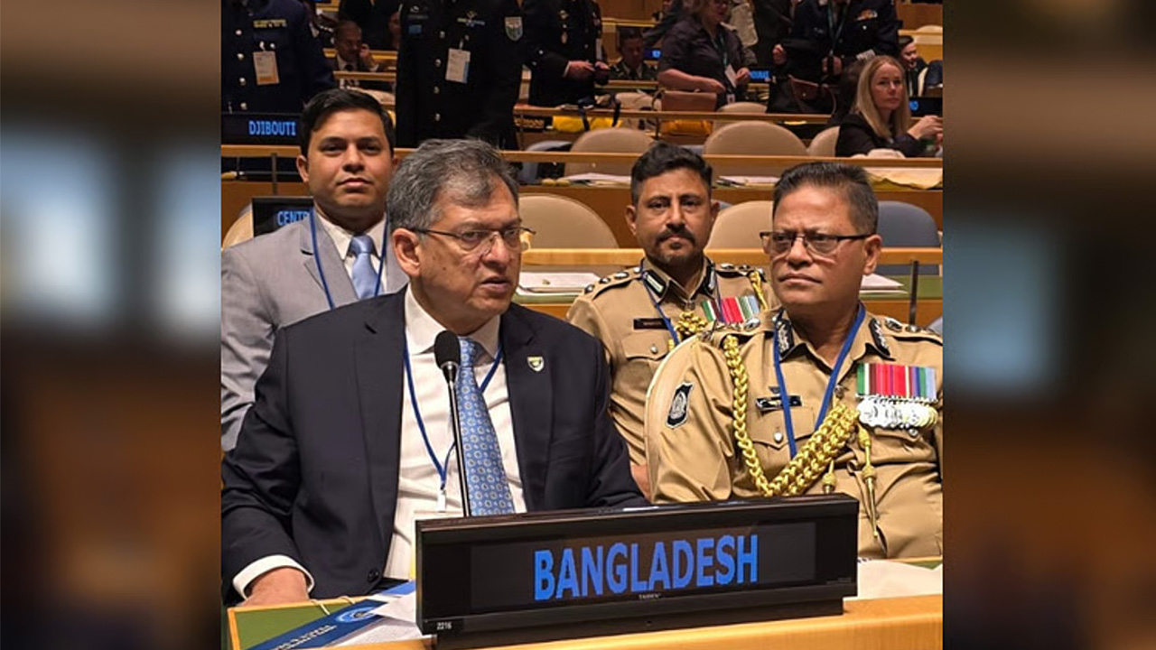 নিরাপত্তা চ্যালেঞ্জ মোকাবিলায় বৈশ্বিক সহযোগিতার আহ্বান স্বরাষ্ট্রমন্ত্রীর