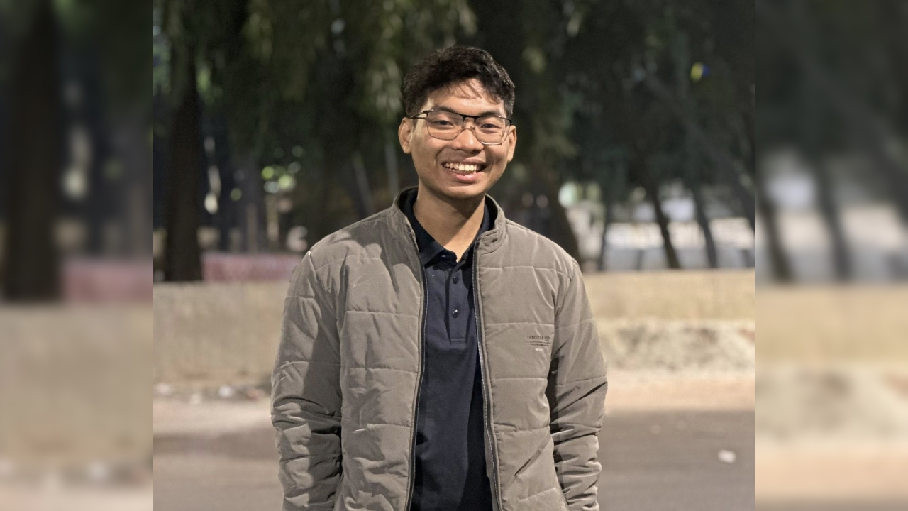 ডাকসু থেকে পদত্যাগের ঘোষণা সর্বমিত্রের