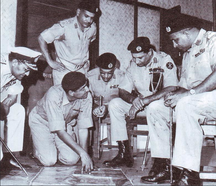 ১৯৭১ সালের ডিসেম্বরে পাকিস্তানি সেনা–নেতৃত্ব চীনা সাহায্যের আশায় ছিল। সে আশা শেষ পর্যন্ত ব্যর্থ হয়। ছবি: সংগৃহীত