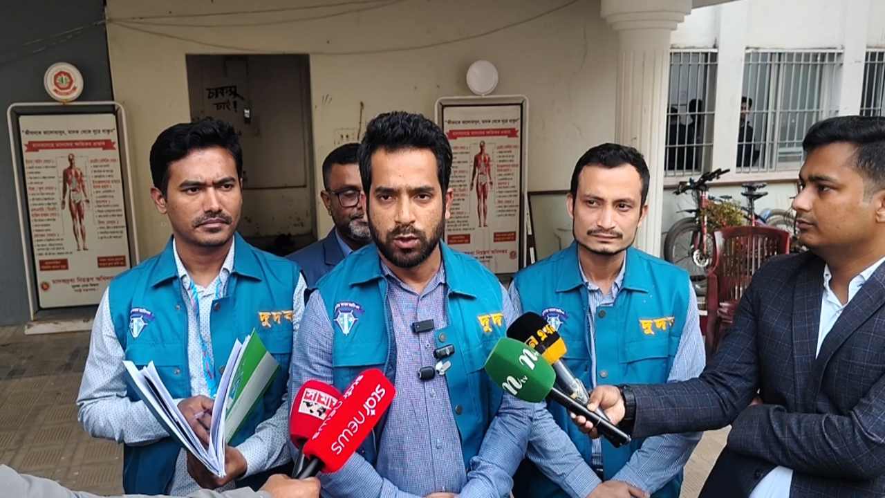 নিয়োগে অনিয়মে চবিতে দুদকের অভিযান, মেলেনি নম্বর শিট