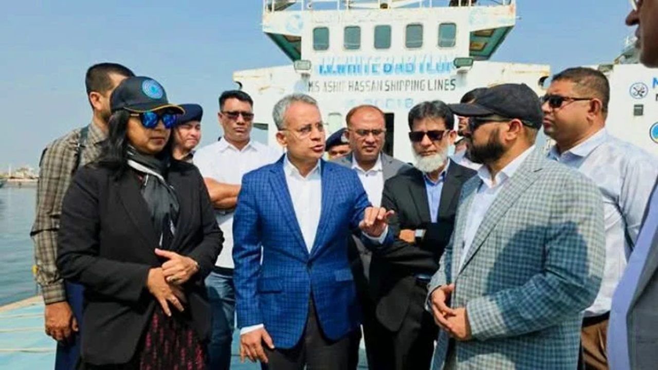 চাঁদাবাজির তথ্য পেলে আইনানুগ ব্যবস্থা: সড়কমন্ত্রী রবিউল