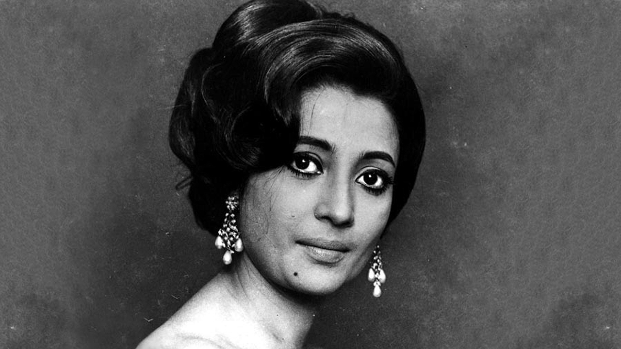 রুপালি পর্দা থেকে পর্দার আড়ালে কেন গিয়েছিলেন সুচিত্রা সেন?