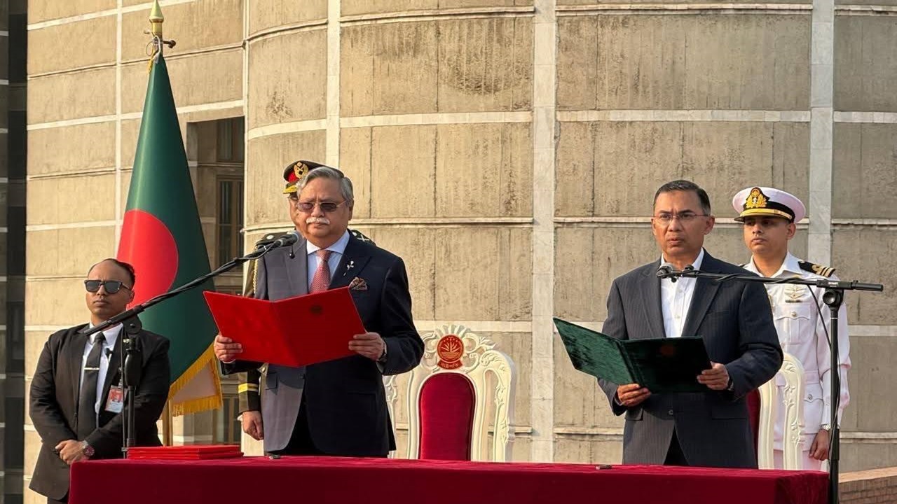 হে সরকার, আপনারা ঘুম থেকে উঠুউউন…