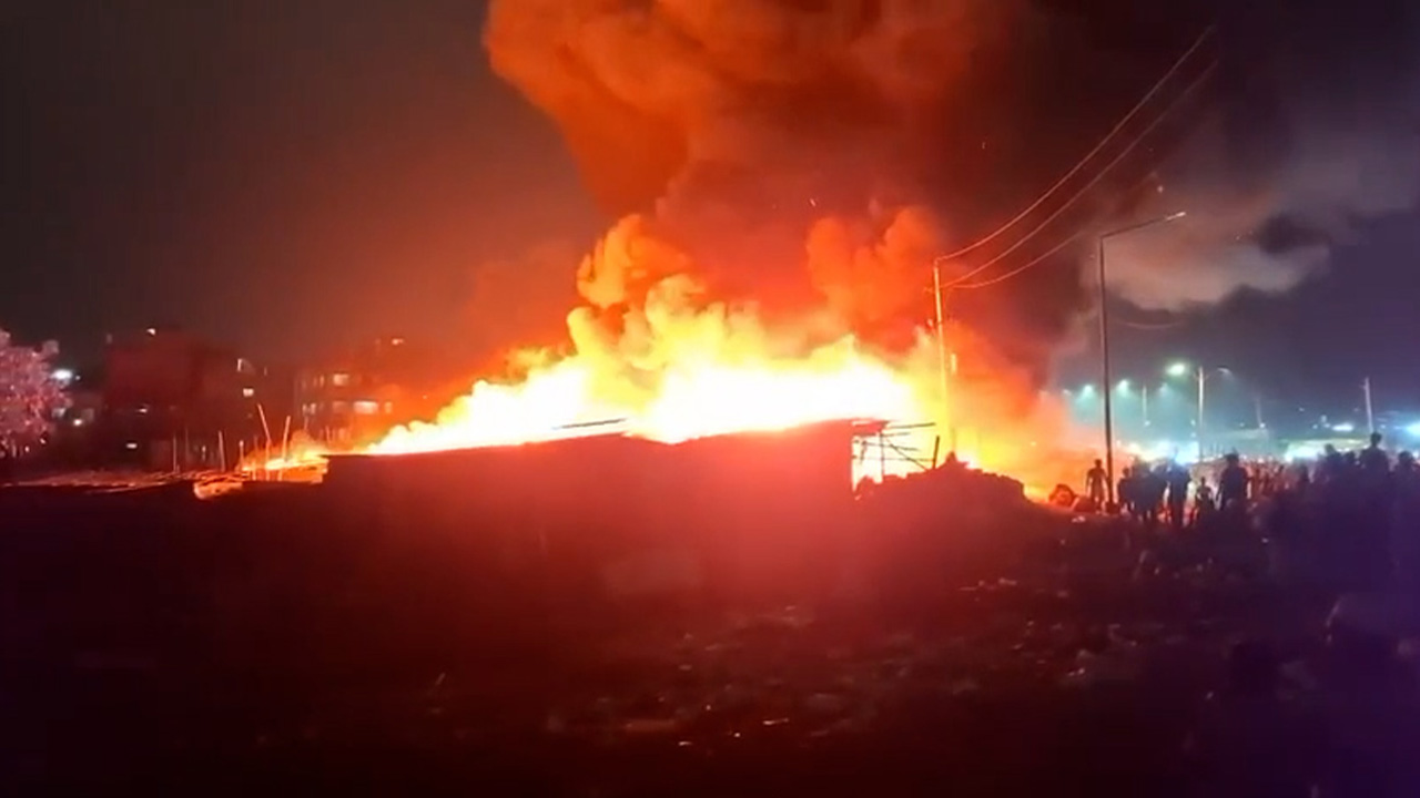 কালশীতে আগুন: গ্রেপ্তার যুবক বলছেন, নারীর সঙ্গে দ্বন্দ্বের কারণে