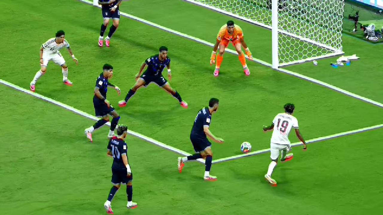 গোলকিপারের ভুলেই কপাল পুড়ল উরুগুয়ের