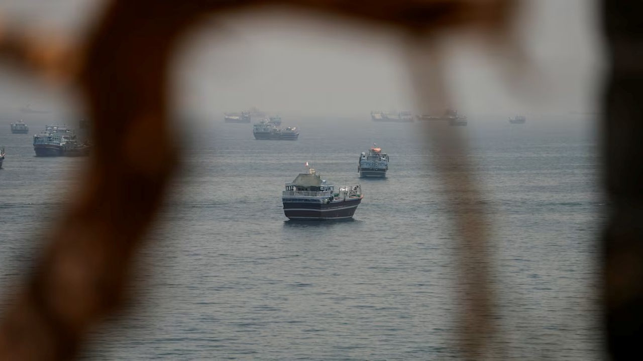 হরমুজে ইরানের হামলায় ভারতীয় নাবিক নিহত, আহত ৮