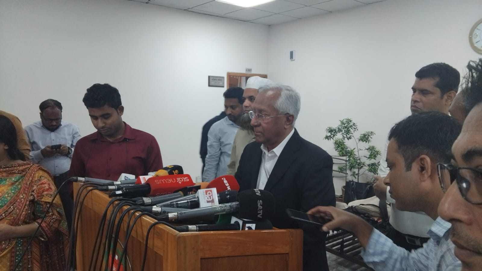 ত্রয়োদশ সংসদ নির্বাচনে সহযোগিতা করতে চায় অস্ট্রেলিয়া: ইসি সচিব