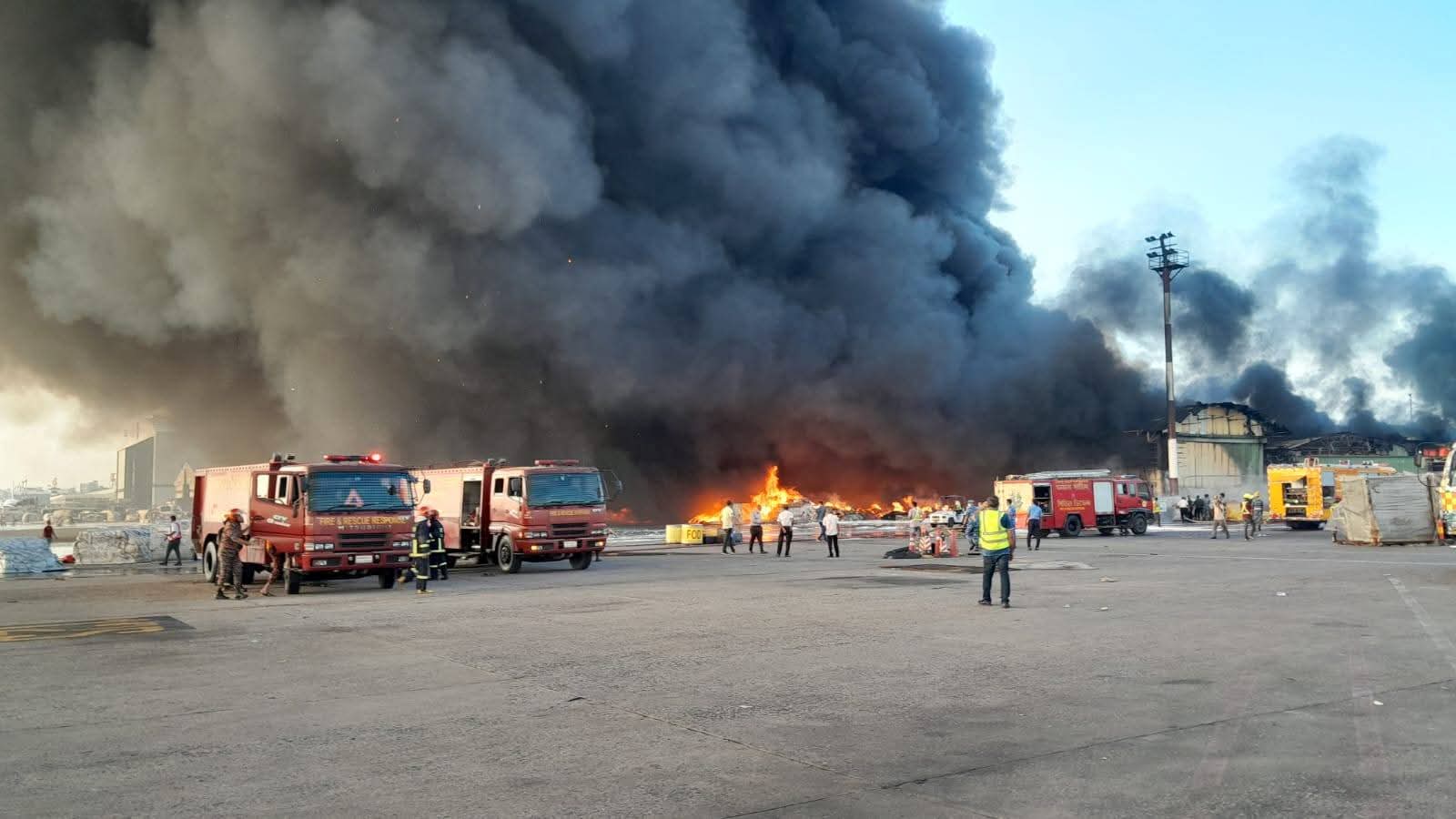 বিমানবন্দরে অগ্নিকাণ্ডের দায় ‘নিল না’ বেবিচক