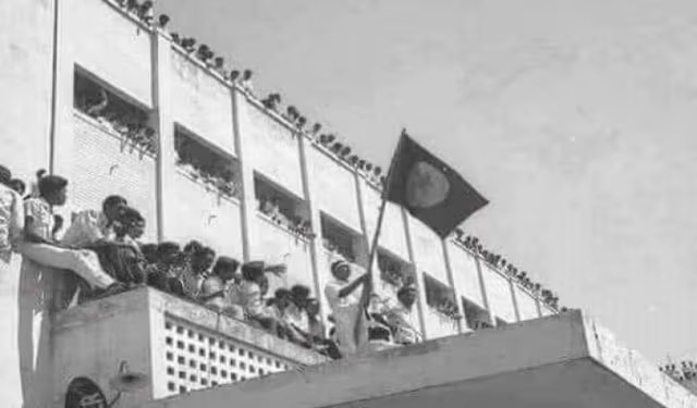 বাংলাদেশের পতাকা থেকে মানচিত্র বাদ পড়েছিল কেন?