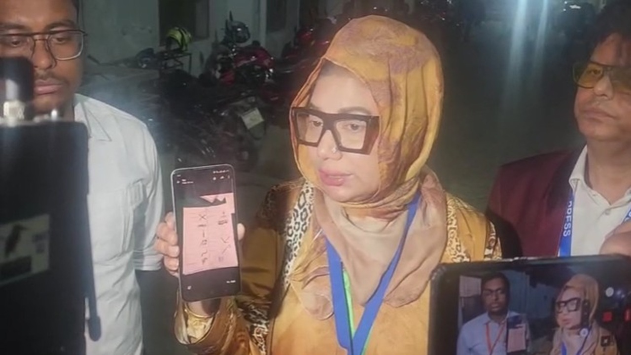 অভিযোগ নিয়ে রিটার্নিং কর্মকর্তার কার্যালয়ে মির্জা আব্বাসের স্ত্রী