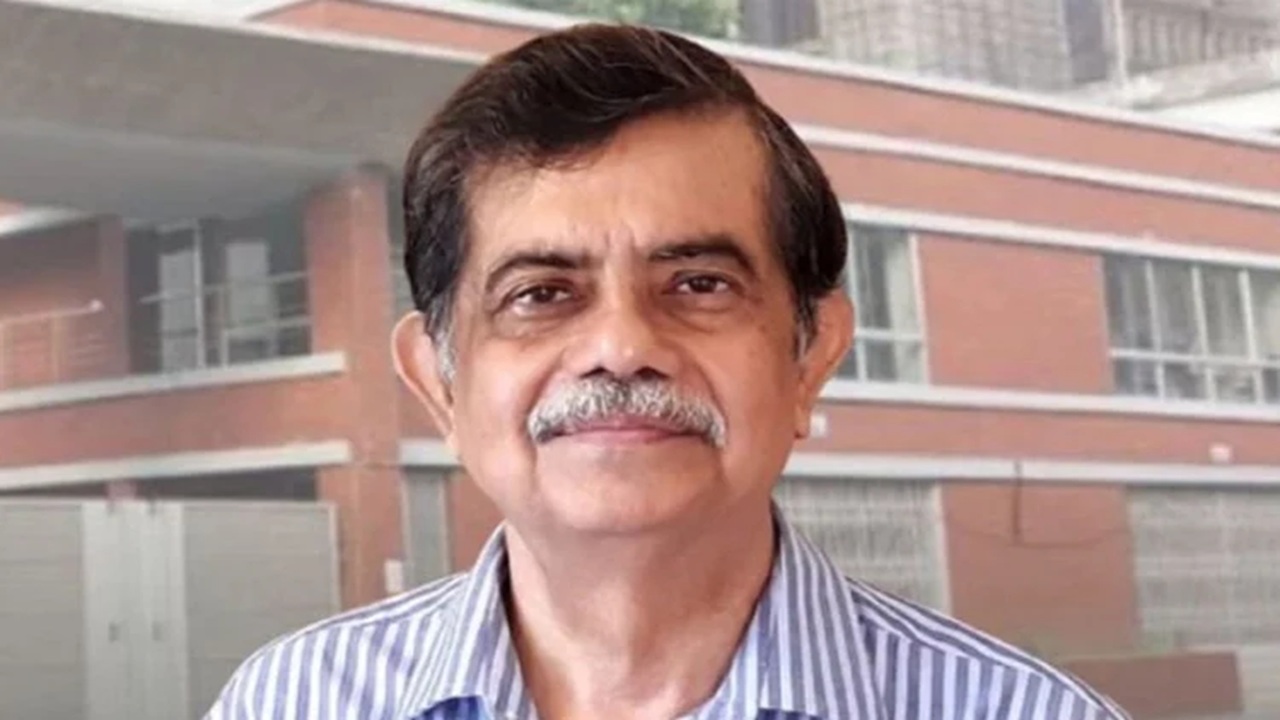 আন্দোলনরত শিক্ষকদের ক্লাসে ফিরে যাওয়ার আহ্বান শিক্ষা উপদেষ্টার