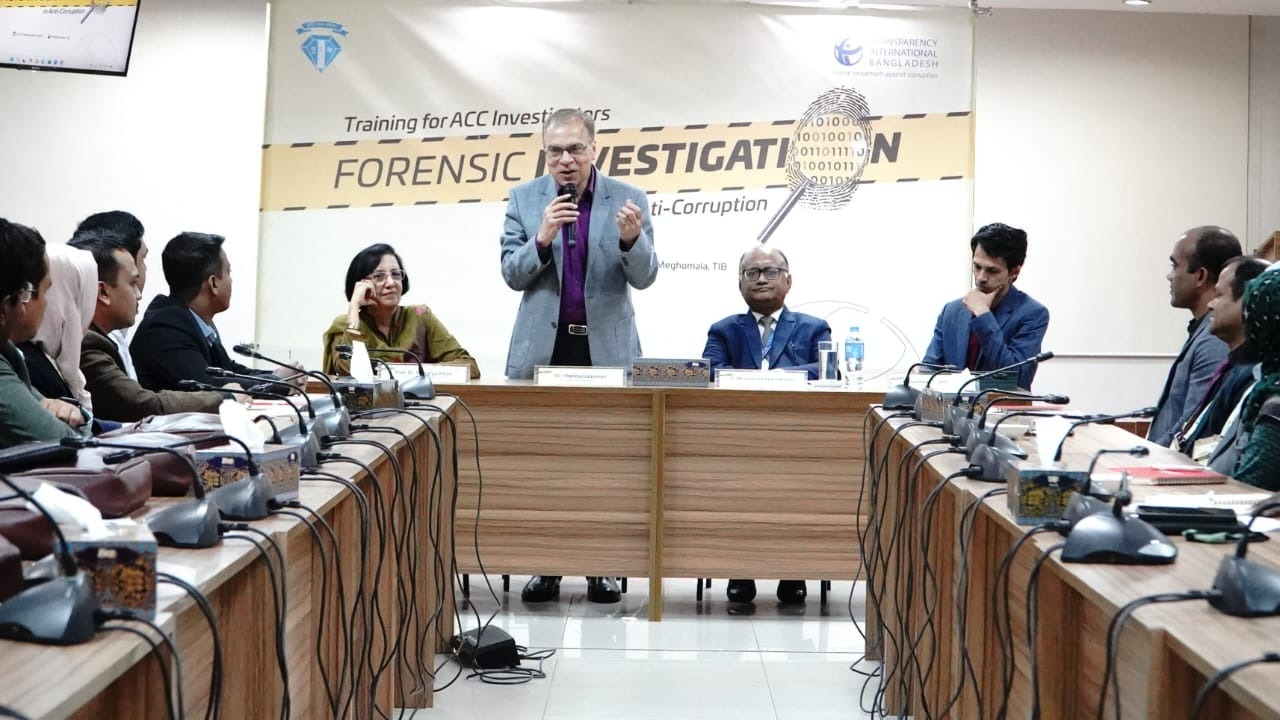 ডিজিটাল দুর্নীতি রোধে দুদক কর্মকর্তাদের টিআইবির প্রশিক্ষণ