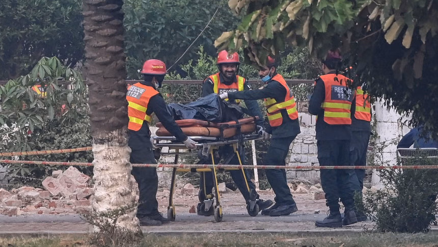 পাকিস্তানে নিহত ২৬, ভারতে ১২: এএফপির প্রতিবেদন