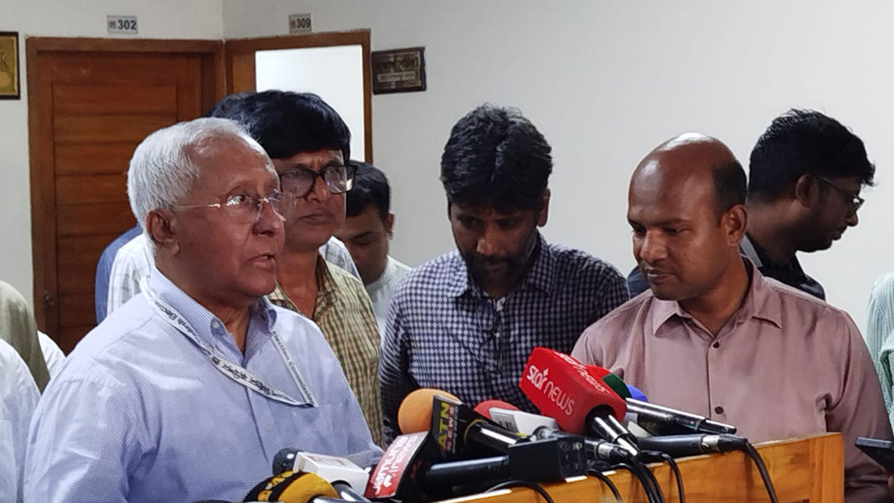 স্থানীয় নির্বাচনে এমপিওভুক্ত শিক্ষকদের অযোগ্য করার প্রস্তাব ইসির