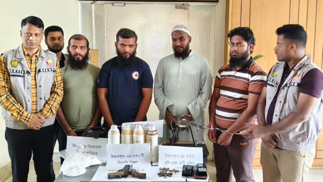 রাজধানীতে নিষিদ্ধ সংগঠন ‘আকসা’র চার সদস্য গ্রেপ্তার