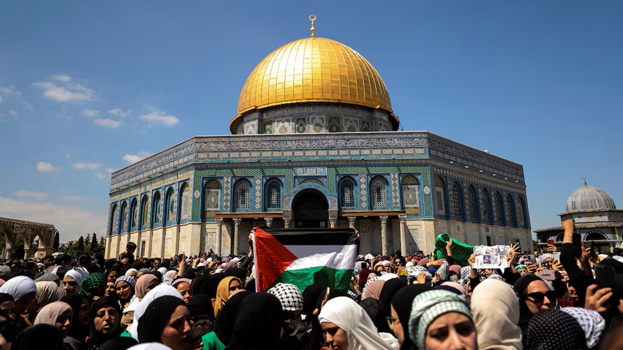 ৪০ দিন পর খুলল আল-আকসা মসজিদ