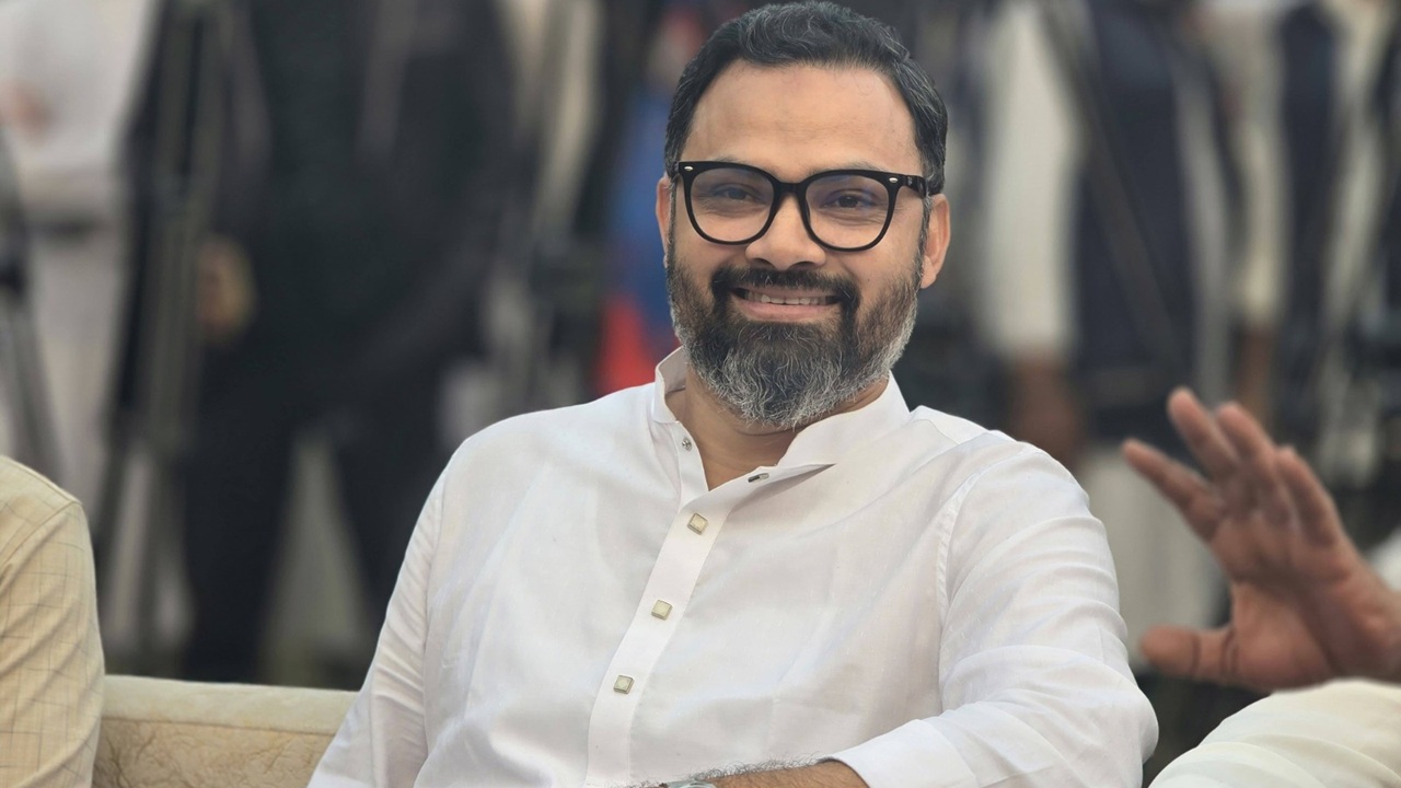 আমিনুল: জাতীয় ফুটবল দলের গোলবার থেকে মন্ত্রিসভায়