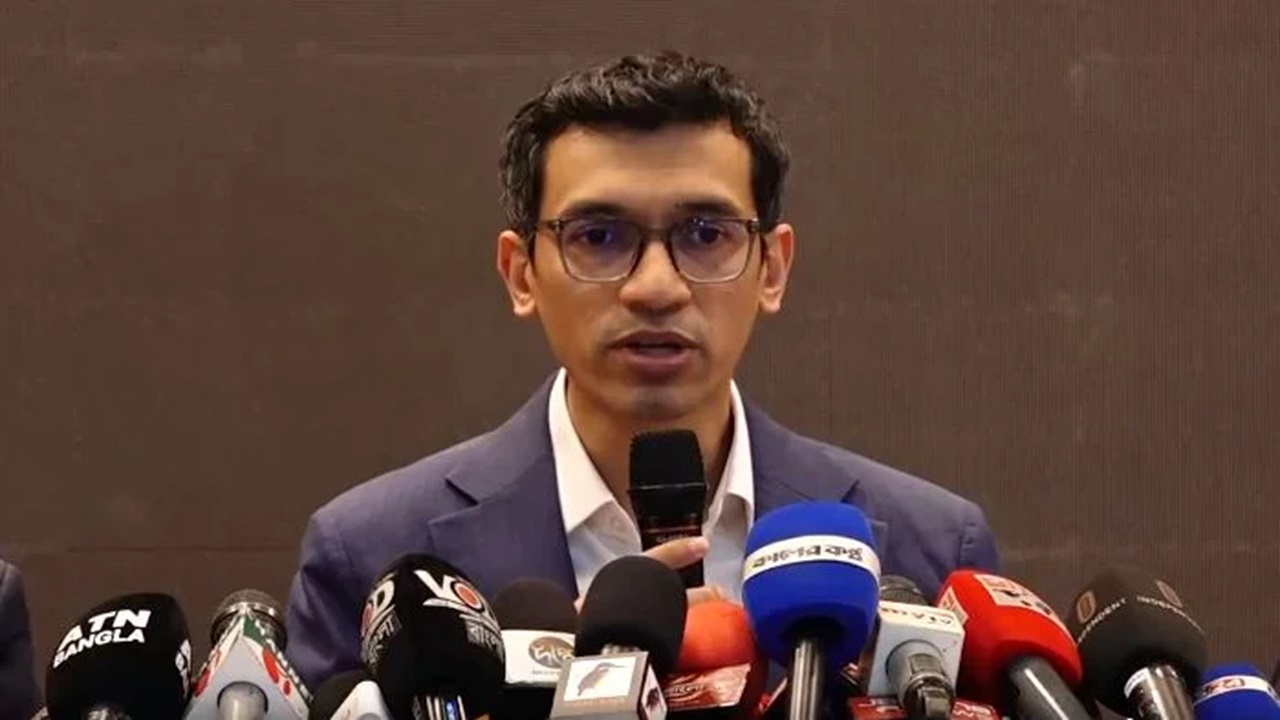 অন্তর্বর্তী সরকারের মেয়াদে ডিপি ওয়ার্ল্ডের সঙ্গে চুক্তি হচ্ছে না: আশিক চৌধুরী