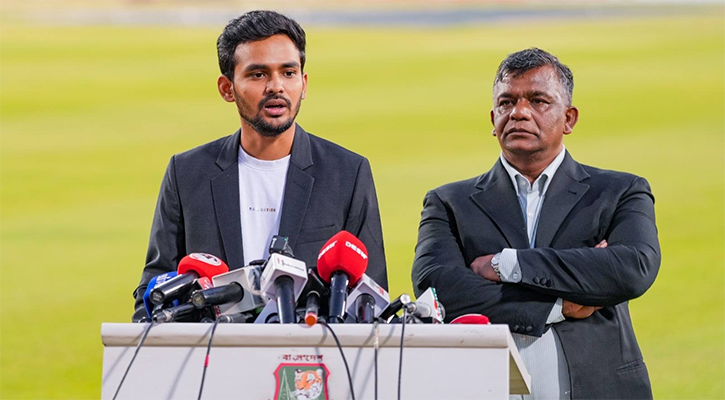 বিসিবিতে ‘ফ্যাসিবাদের দোসরদের’ কী ষড়যন্ত্র দেখছেন আসিফ মাহমুদ