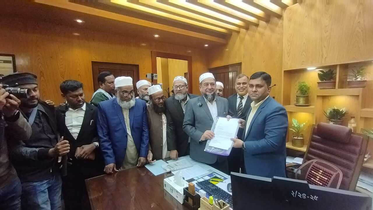 ফয়জুল করিমকে সমর্থন দিয়ে সরে দাঁড়ালেন জামায়াত প্রার্থী