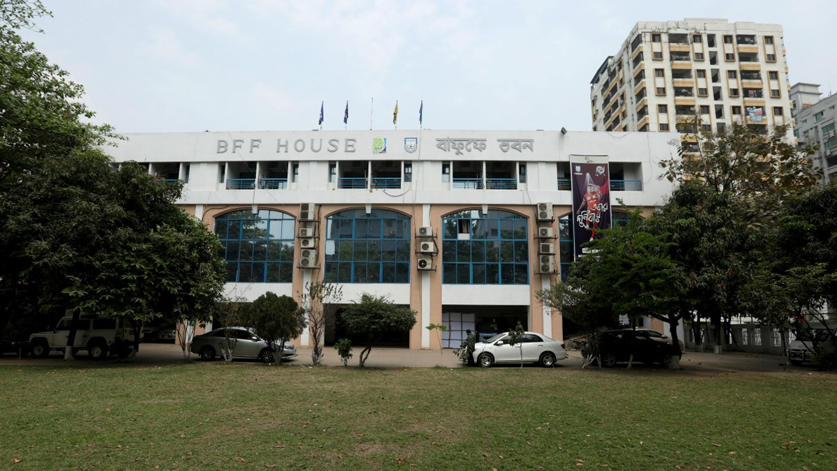 পেট্রোনাস বিতর্কে যা বলল বাফুফে