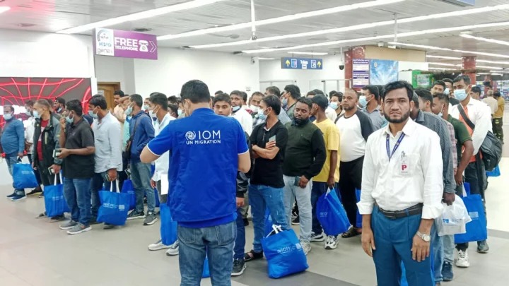 লিবিয়া থেকে ফিরেছেন আরও ১৫০ বাংলাদেশি