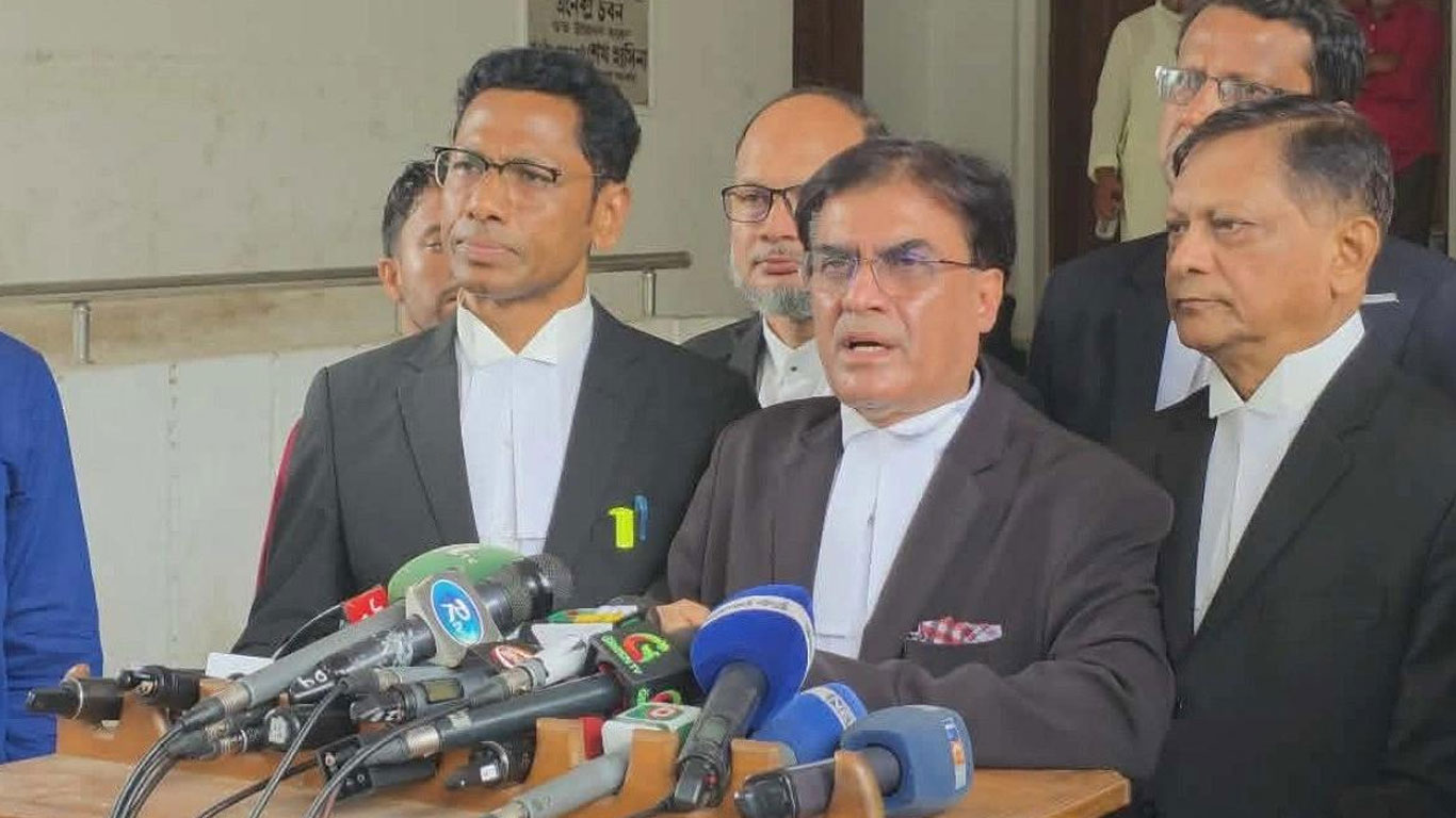 জামায়াতপন্থি ১৮ আইন কর্মকর্তার পদত্যাগ ‘পলিটিক্যাল স্ট্যান্ডবাজি’: বিএনপির আইন সম্পাদক