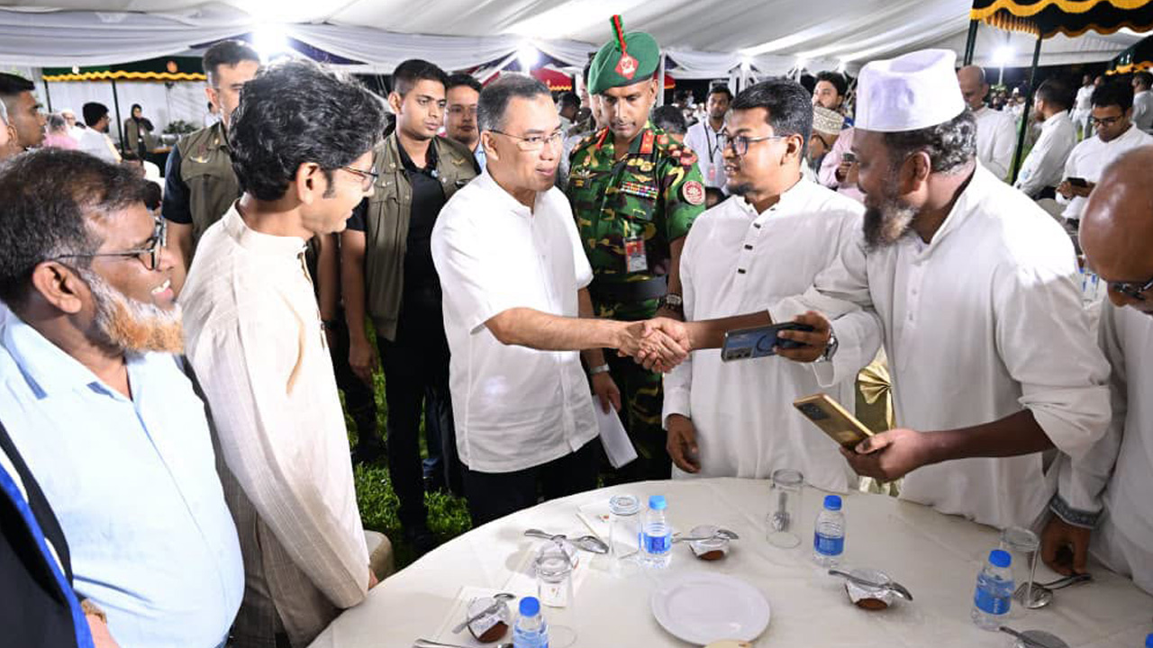 শরিক দলগুলোর শীর্ষ নেতাদের বৈঠককে অনেকেই ‘সম্পর্ক মেরামতের উদ্যোগ’ হিসেবে দেখছেন। ছবি: পিএমও